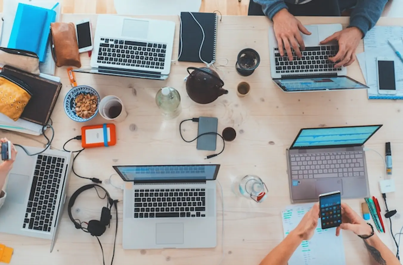 A Case for the Micro Project Model - Independent Connections